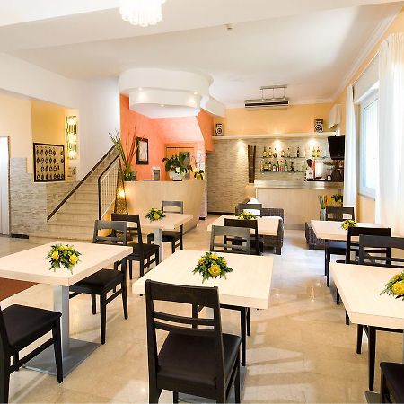 Hotel Ferrara Cattolica Dış mekan fotoğraf