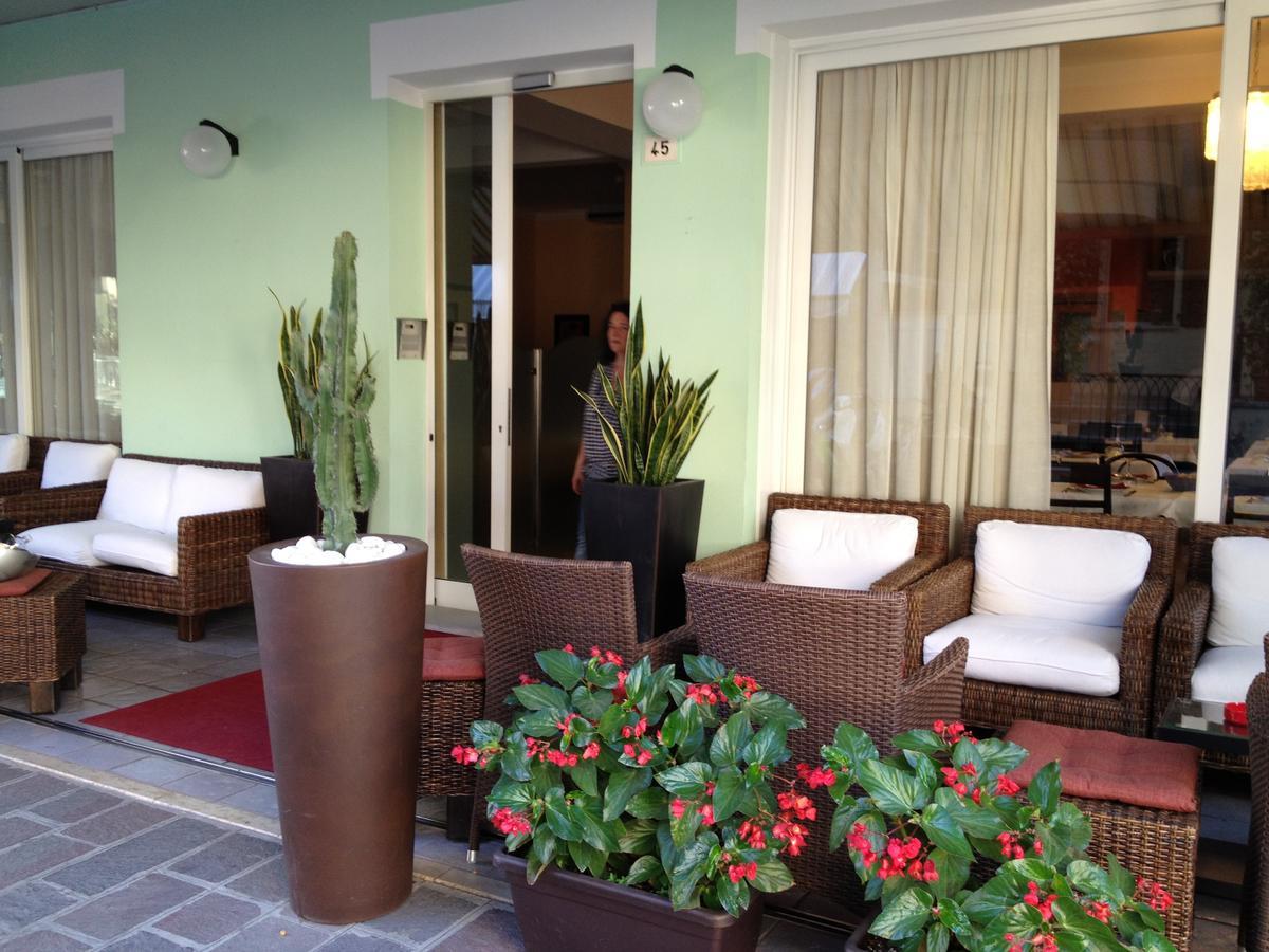Hotel Ferrara Cattolica Dış mekan fotoğraf